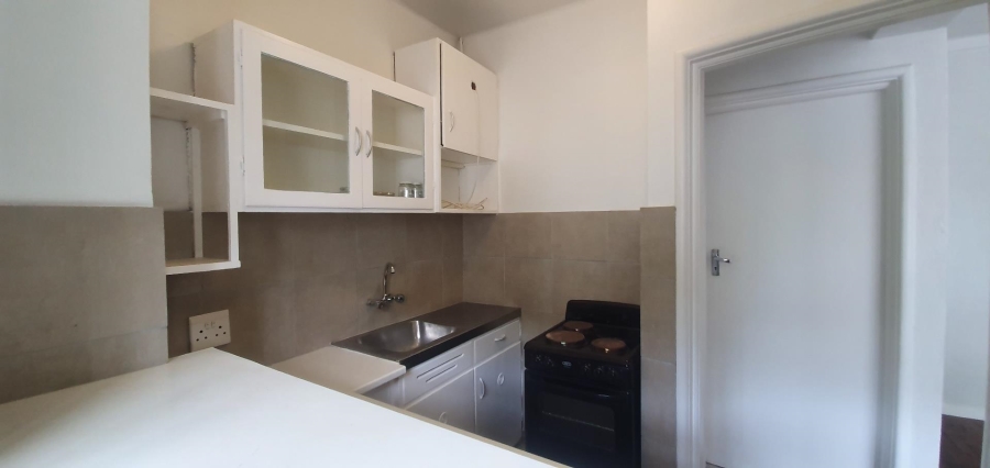 To Let 1 Bedroom Property for Rent in Sea Point Western Cape